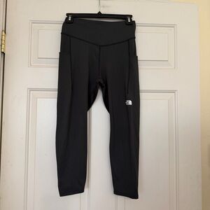The North Face Black Leggings With Pockets Size Large L Cropped